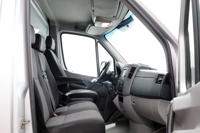 Volkswagen CRAFTER 35 2.0 TDI 163pk Bakwagen met laadklep en 2800kg trekhaak 01-2016