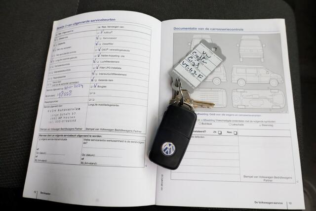 Volkswagen CRAFTER 35 2.0 TDI 163pk Bakwagen met laadklep en 2800kg trekhaak 01-2016