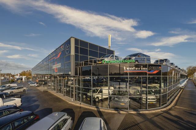 Volkswagen CRAFTER 2.0 TDI L3H3 Navi, Trekhaak, PDC V+A Laadruimte Pakket, Apple Carplay, 3-Zits