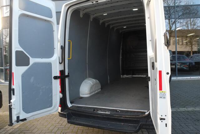 Volkswagen CRAFTER 35 2.0 TDI L4H3 EURO VI 3 Zits, Achteruitrijcamera, Carplay, Parkeersensoren