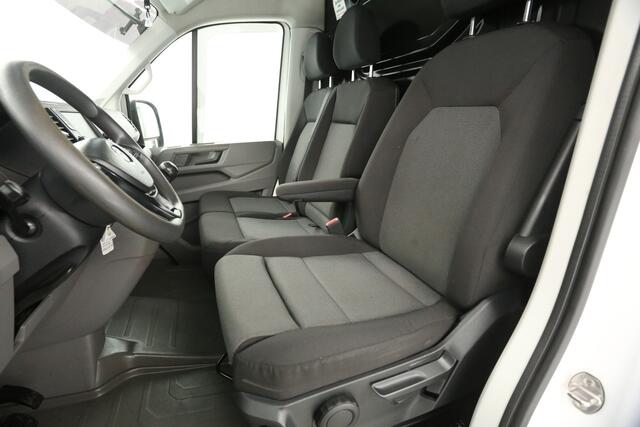 Volkswagen CRAFTER 35 2.0 TDI 140PK L4H3 | 3000kg Trekgew. | Trekh. | Airco | Cruise | 3-Zits | Camera | Carplay | Navi