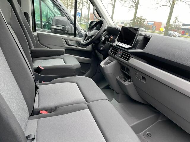 Volkswagen CRAFTER 140 PK automaat Exclusive L3H3 GVW 3.5T | Nieuw Model | BPM vrij | Trekhaak | Adaptive Cruise Control | Climatic | Navigatie | Park Assist | Apple CarPlay / Android auto | DAB | 17 inch lichtmetalen velgen