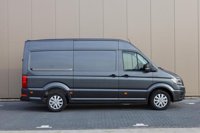 Volkswagen CRAFTER 140 PK automaat Exclusive L3H3 GVW 3.5T | Nieuw Model | BPM vrij | Trekhaak | Adaptive Cruise Control | Climatic | Navigatie | Park Assist | Apple CarPlay / Android auto | DAB | 17 inch lichtmetalen velgen