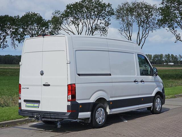 Volkswagen CRAFTER 35 2.0 TDI L3H3 140Pk Airco Automaat Trekhaak Camera Euro6 CarPlay!