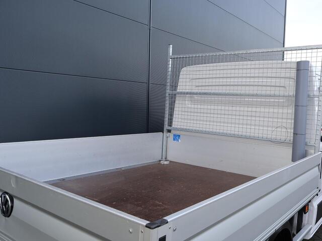 Volkswagen CRAFTER 35 2.0 TDI L3 DC Trendline | 140 PK | Cruise control | Navigatiesysteem | Apple CarPlay / Android Auto |