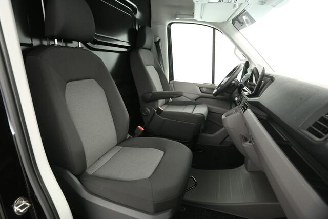 Volkswagen CRAFTER 2.0 TDI DSG HERO EDITION L3H3 | 140PK | FACELIFT MODEL | BPM VRIJ | 3000KG Trekgew. | Trekh. | Virtual | Adap. Cruise | 2xSchuifdeur | Clima | Carplay | Camera | Zonneklep