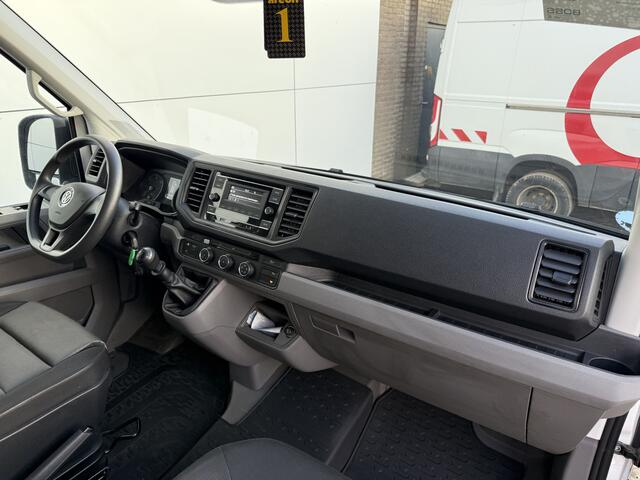 Volkswagen CRAFTER 2.0 TDI 102PK L3H2 Airco Lat betimmering Parkeersensoren voor achter APK 26-11-26