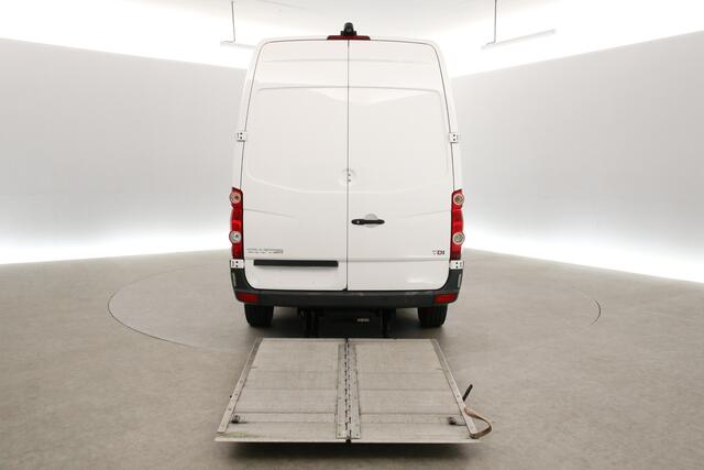 Volkswagen CRAFTER 35 2.0 TDI L2H2 140PK | MARGE | Laadklep | Airco | Cruise | Camera | Navi | 3 Zits | Parkeersens.