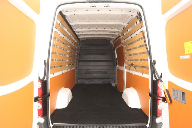 Volkswagen CRAFTER 35 2.0 TDI L2H2 140PK | MARGE | Laadklep | Airco | Cruise | Camera | Navi | 3 Zits | Parkeersens.
