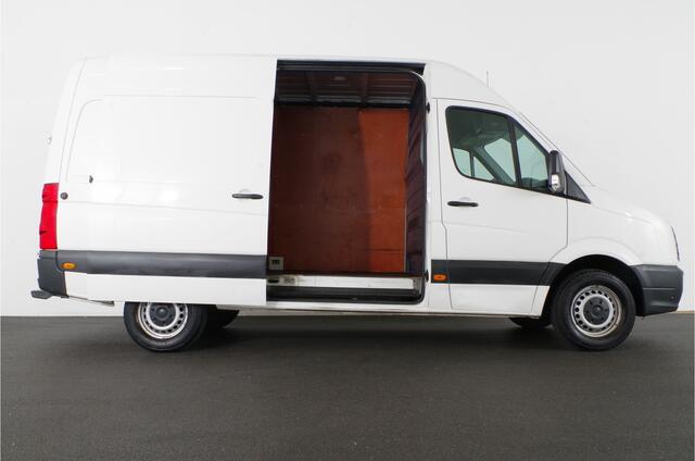 Volkswagen CRAFTER 35 2.0 TDI L2H2 > 140pk/Euro6/camera/cruise/270° deuren/Opstap bumper achter...