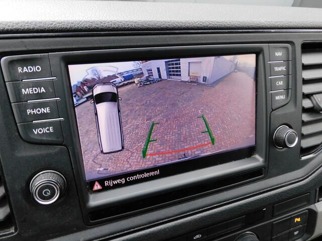 Volkswagen CRAFTER 35 2.0 TDI L4H3 DC HIGHLINE AUTOMAAT CARPLAY/ANDROID! ACHTERUITRIJCAM! CRUISE! AIRCO! TREKHAAK!