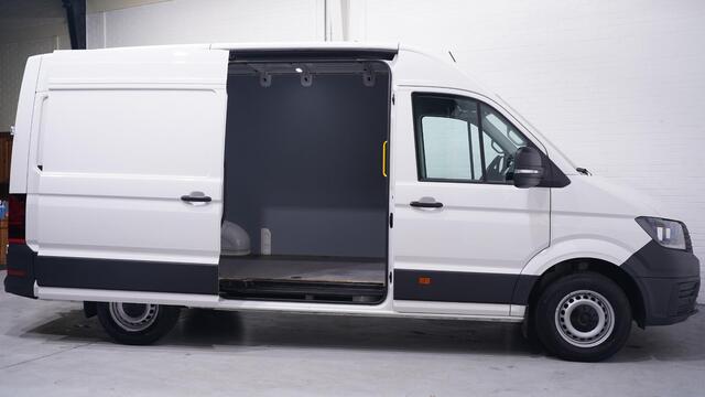 Volkswagen CRAFTER 2.0 TDI L3H3 Navi, Apple Carplay, Leder, Trekhaak Laadruimte Pakket, PDC V+A, 3-Zits