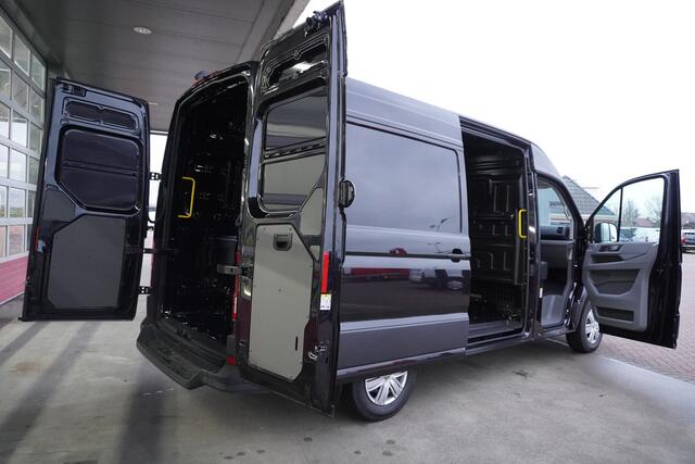 Volkswagen CRAFTER 35 2.0 TDI 177PK L3H3 Automaat nr. V120 | Climat | Navi | Cruise | Camera