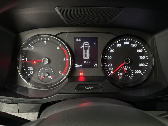 Volkswagen CRAFTER 2.0TDI 140PK L3H3 Highline | Camera | Leder | Airco | Cruise | 3-Persoons | Betimmering