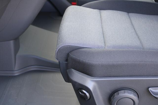 Volkswagen CRAFTER 35 2.0 TDI L3H3 177pk - Facelift - Navigatie - LED - Geveerde stoel - Virtual cockpit - Camera - Trekhaak - Stoelverwarming - Rijklaar