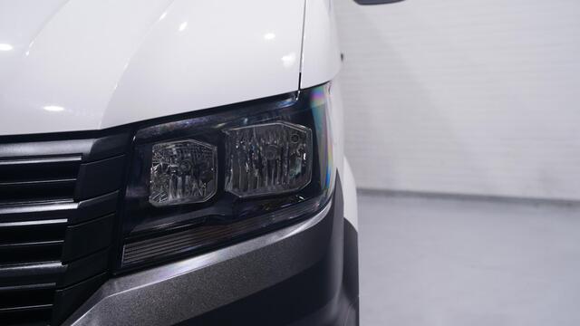 Volkswagen CRAFTER 2.0 TDI 102 pk L3H3 Navi, Trekhaak 2.500 kg Airco, Laadruimte Pakket, PDC V+A, Apple Carplay, 3-Zits