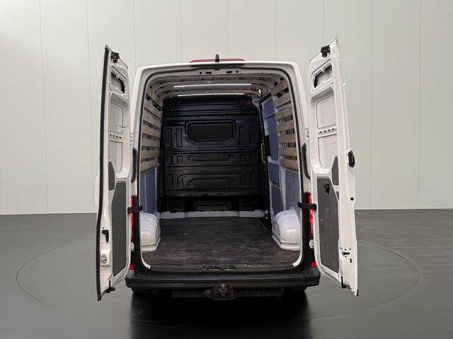 Volkswagen CRAFTER 2.0TDI 140PK L3H3 Highline | Led | Navigatie | Camera | Airco | 3000Kg Trekhaak