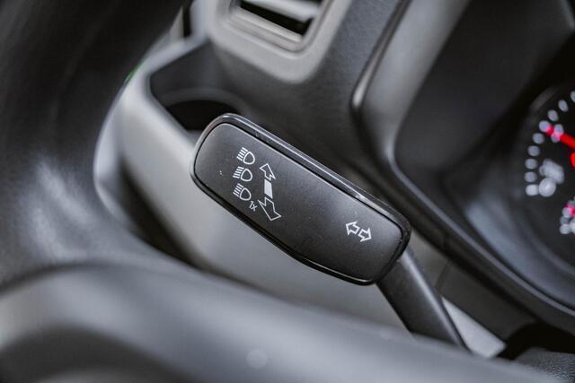 Volkswagen CRAFTER 2.0 TDI 102PK L3H3 NAVI Trekhaak Airco Leder