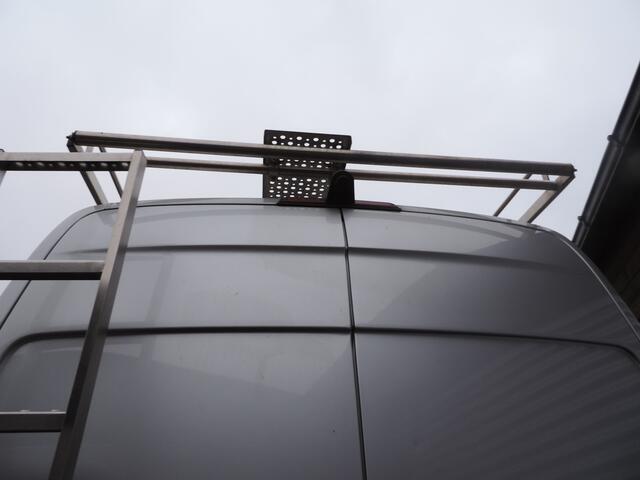 Volkswagen CRAFTER 35 2.0 TDI L2H2 3.5 trekhaak ZEER MOOI compleet