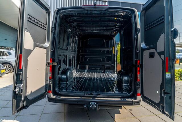 Volkswagen CRAFTER GP L3H2 2.0 TDI 140pk 3.5T Trendline / Direct Leverbaar
