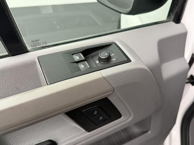 Volkswagen CRAFTER 2.0TDI 140pk DSG Automaat L4H3 | Imperiaal | Trekhaak | Navigatie | Camera | Airco