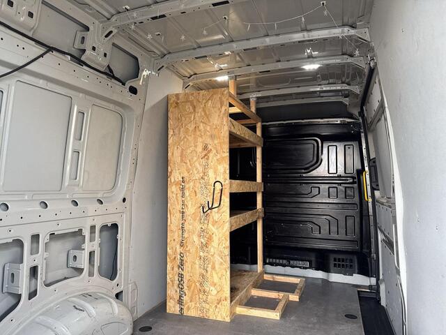 Volkswagen CRAFTER 35 2.0 TDI L3H3 | Trekhaak | A-Camera |