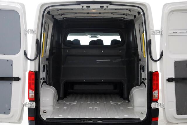 Volkswagen CRAFTER 35 2.0 TDI 140pk L3H2 (L2H1) D.C. Airco/Camera/CarPlay 12-2022