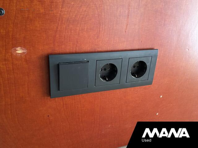 Volkswagen CRAFTER 35 2.0 TDI L3H3 Automaat Trekhaak 2x Treeplank Camera Cruise Standkachel Elektrische schuifdeur