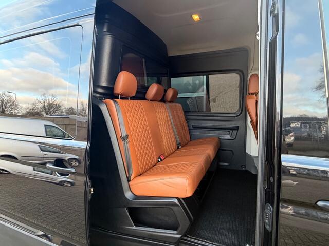 Volkswagen CRAFTER 35 2.0 TDI 177PK Automaat L3H3 7 Dubbel Cabine 6p / Leder / 3500kg trekgewicht / LED / Stoelverwarming