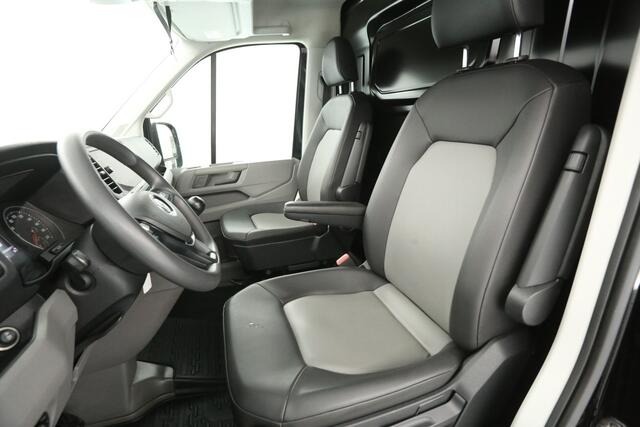 Volkswagen CRAFTER 2.0 TDI L3H3 141PK | Euro6 | 3000KG Trekgew. | Trekh. | Elektr. Schuifdeur | Airco | Camera | Cruise | Carplay | Navi | Kasten