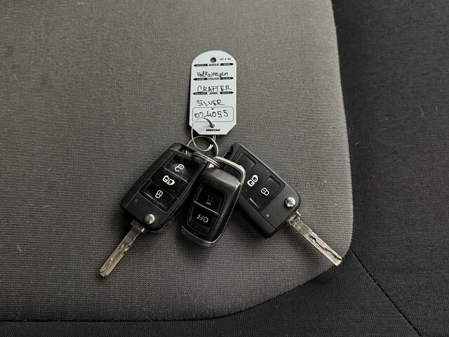 Volkswagen CRAFTER 140PK Automaat Exclusive L3H3 | Led | Navigatie | Camera | Airco | Cruise