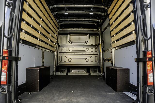 Volkswagen CRAFTER 35 2.0 TDI L3H3 Exclusive | 177 PK | Automaat | Carplay | Camera | Cruise