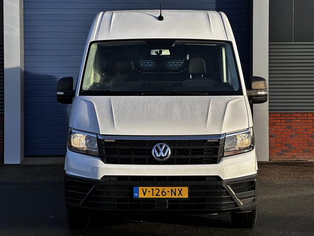 Volkswagen CRAFTER 35 2.0 TDI L4H3 Highline/ D-Riem verv: 151.000 KM!/ Zij-Schuifdeur Rechts/ Trekhaak/ Camera/ Apple + Android/ DAB+/ Navi/ Airco/ Cruise/ Elek. pakket/ Bluetooth/ Armsteun/ Dagrijverl./ Getint glas.