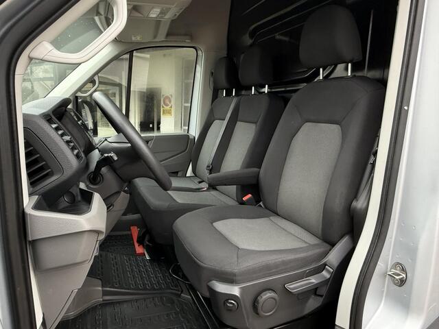 Volkswagen CRAFTER 35 2.0 TDI L3H3 Highline | NAVIGATIE | APPLE CARPLAY | CAMERA | TREKHAAK | VOLLEDIG DEALER ONDERHOUDEN |