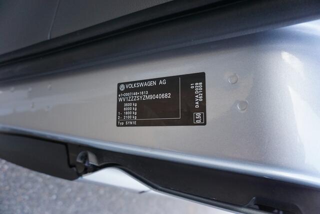 Volkswagen CRAFTER 35 180pk Automaat L3H2/L2H2 2x Schuifdeur Trekhaak Apple Carplay Navigatie Camera Cruise Control Stoelverwarming parkeersensoren