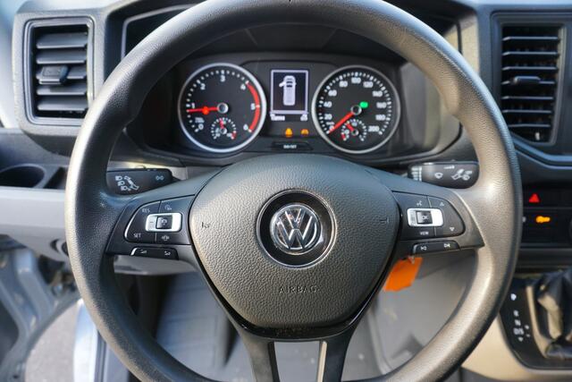 Volkswagen CRAFTER 35 180pk Automaat L3H2/L2H2 2x Schuifdeur Trekhaak Apple Carplay Navigatie Camera Cruise Control Stoelverwarming parkeersensoren