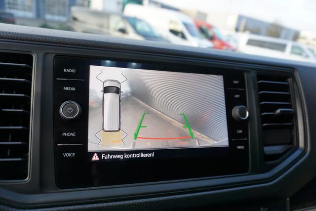Volkswagen CRAFTER 35 180pk Automaat L3H2/L2H2 2x Schuifdeur Trekhaak Apple Carplay Navigatie Camera Cruise Control Stoelverwarming parkeersensoren