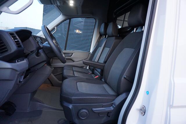 Volkswagen CRAFTER 35 140pk Automaat L3H3/L2H2 Apple Carplay Camera Navigatie ACC Cruise control Stoelverwarming LED