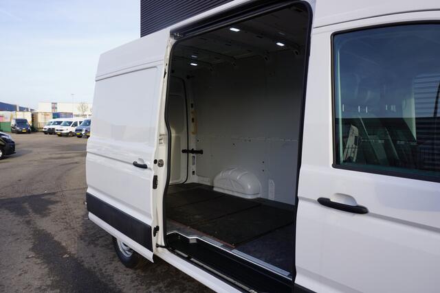 Volkswagen CRAFTER 35 140pk Automaat L3H3/L2H2 Apple Carplay Camera Navigatie ACC Cruise control Stoelverwarming LED