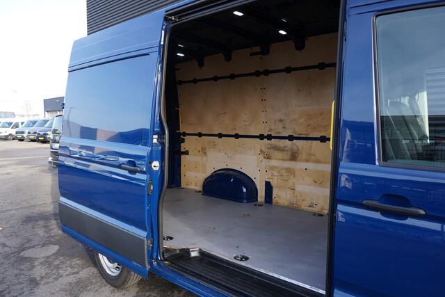 Volkswagen CRAFTER 35 180pk Automaat L3H3 L2H2 Navi Apple Carplay Camera Cruise control LED ErgoComfort stoel