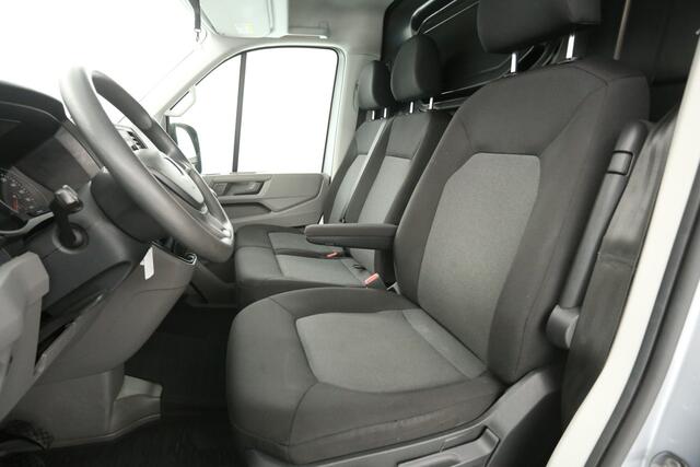 Volkswagen CRAFTER 35 2.0 TDI Highline 140PK L4H3 | 3000KG Trekgew. | Trekh. | Euro6 | Airco | Cruise | Carplay | Camera | 3-Zits | Parkeersens.