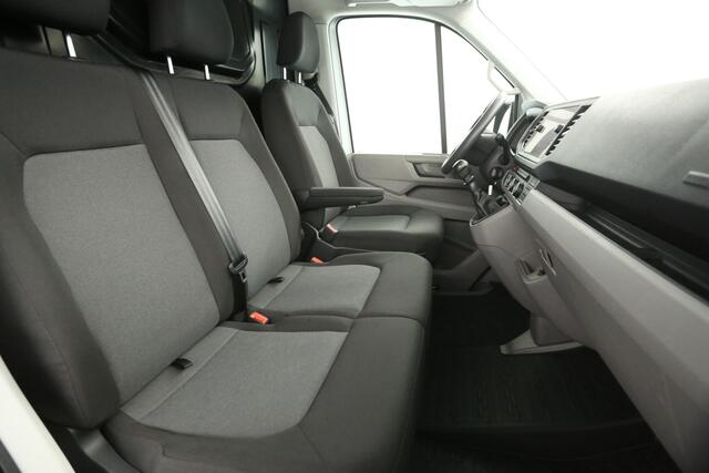 Volkswagen CRAFTER 35 2.0 TDI Highline 140PK L4H3 | 3000KG Trekgew. | Trekh. | Euro6 | Airco | Cruise | Carplay | Camera | 3-Zits | Parkeersens.