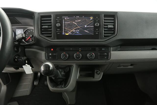 Volkswagen CRAFTER 35 2.0 TDI Highline 140PK L4H3 | 3000KG Trekgew. | Trekh. | Euro6 | Airco | Cruise | Carplay | Camera | 3-Zits | Parkeersens.