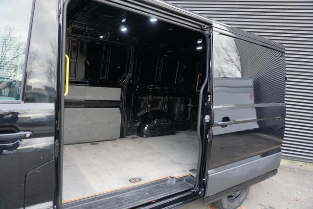 Volkswagen CRAFTER 140PK L3H2/L2H1 2x Schuifdeur Parkeersensoren Euro6