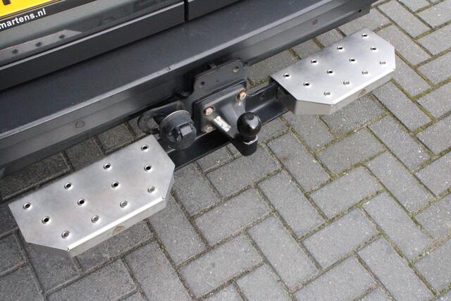 Volkswagen CRAFTER 30 2.0 TDI 140pk H6 L3H3 Highline Trekhaak Camera Led Stuurverwarming Navigatie