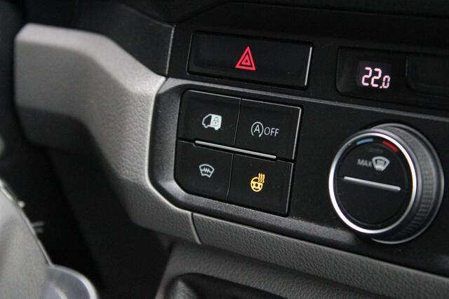 Volkswagen CRAFTER 30 2.0 TDI 140pk H6 L3H3 Highline Trekhaak Camera Led Stuurverwarming Navigatie