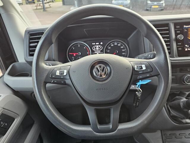 Volkswagen CRAFTER 35 2.0 TDI L3H2 177PK RWD Highline | 3500KG trekhgewicht | Cruise | App-connect | Navi | Stoelverwarming | Betimmering | Camera |