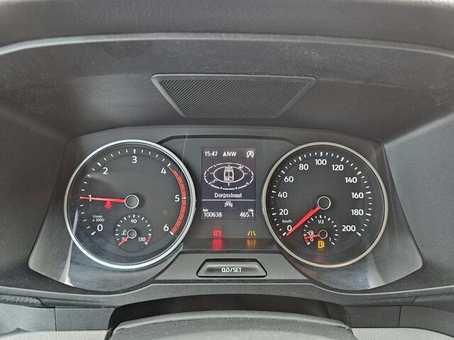 Volkswagen CRAFTER 35 2.0 TDI L3H2 177PK RWD Highline | 3500KG trekhgewicht | Cruise | App-connect | Navi | Stoelverwarming | Betimmering | Camera |