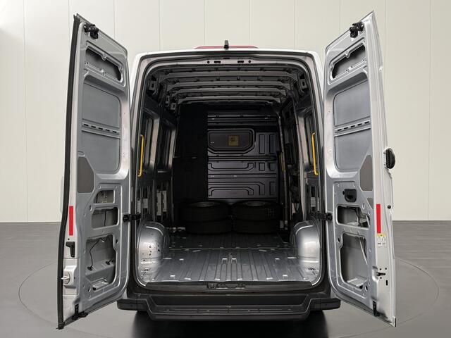 Volkswagen CRAFTER 2.0TDi 177PK DSG Automaat L3H3 | Led | Standkachel | Navigatie | Camera | 3-Zits | Airco | Cruise