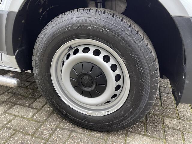 Volkswagen CRAFTER 30 2.0 TDI L3H2 Comfortline ( voorheen L2H1 ) / euro 6 / bpm vrij / lease vanaf ¤ 358 / vaste prijs rijklaar ¤ 21.950 ex btw / zilver metallic / airco / cruise / navi / pdc voor en achter